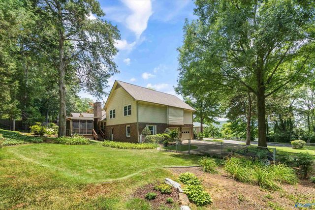 1301 Hiwan Trail, Huntsville, AL 35802