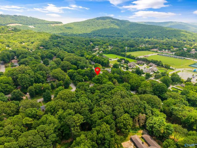 1301 Hiwan Trail, Huntsville, AL 35802