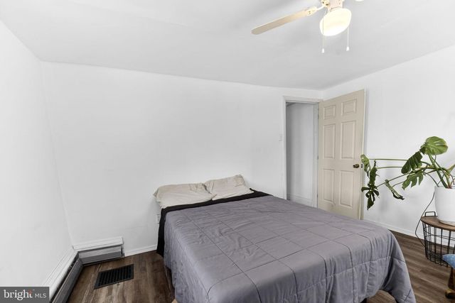 22 WARREN, Fountain Hill, PA 18015