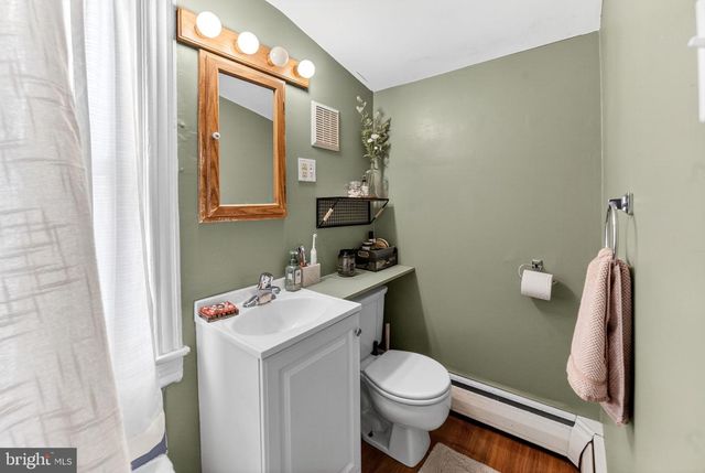 22 WARREN, Fountain Hill, PA 18015