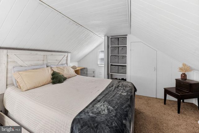 22 WARREN, Fountain Hill, PA 18015