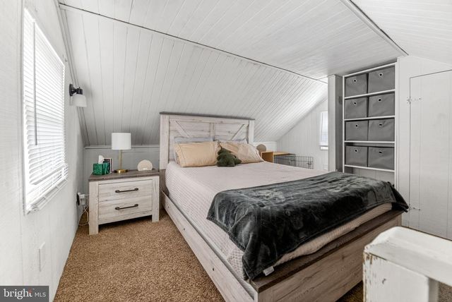 22 WARREN, Fountain Hill, PA 18015