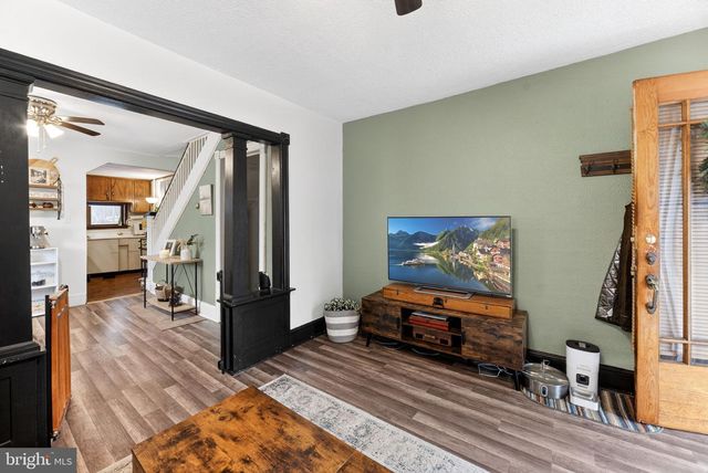 22 WARREN, Fountain Hill, PA 18015