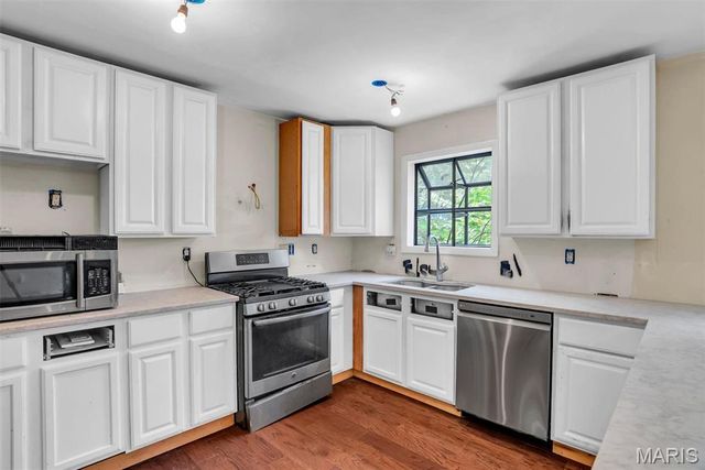 18 Ginger Lake Drive, Glen Carbon, IL 62034