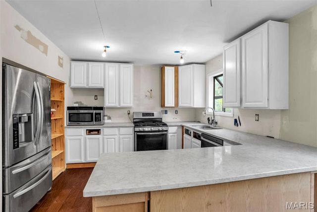 18 Ginger Lake Drive, Glen Carbon, IL 62034