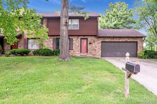 18 Ginger Lake Drive, Glen Carbon, IL 62034