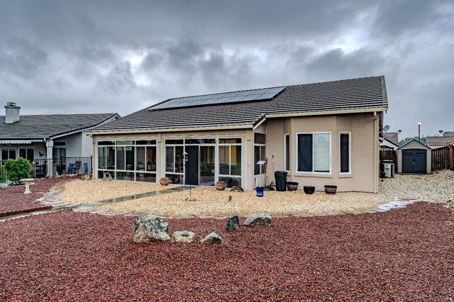 722 Fairway Dr, Ione, CA 95640