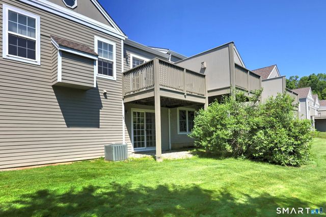 65 Elizabeth Circle 65, Newtown, CT 06482