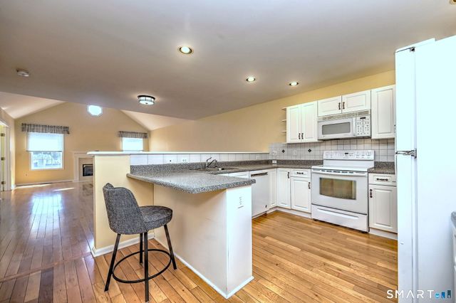 65 Elizabeth Circle 65, Newtown, CT 06482