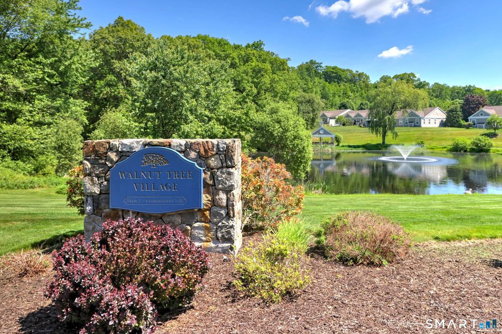 65 Elizabeth Circle 65, Newtown, CT 06482