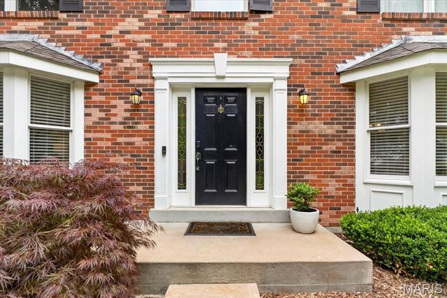 14852 Greenleaf Valley Drive, Chesterfield, MO 63017