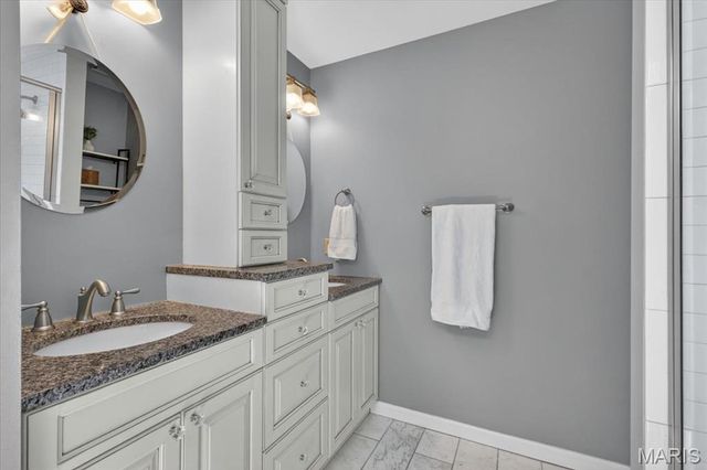14852 Greenleaf Valley Drive, Chesterfield, MO 63017