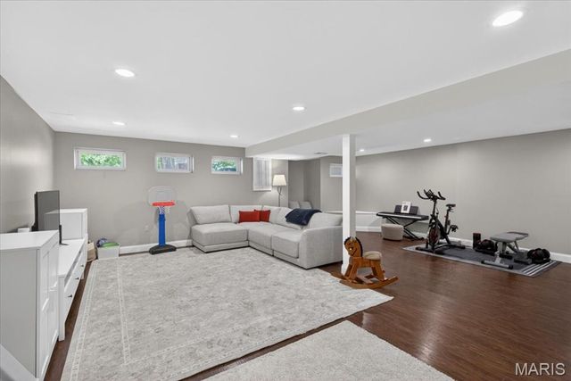 14852 Greenleaf Valley Drive, Chesterfield, MO 63017