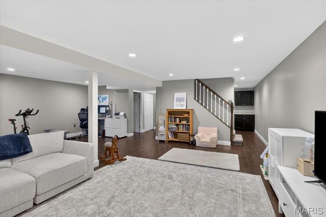 14852 Greenleaf Valley Drive, Chesterfield, MO 63017