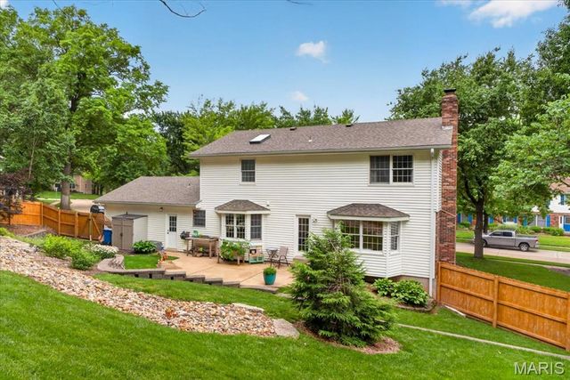 14852 Greenleaf Valley Drive, Chesterfield, MO 63017