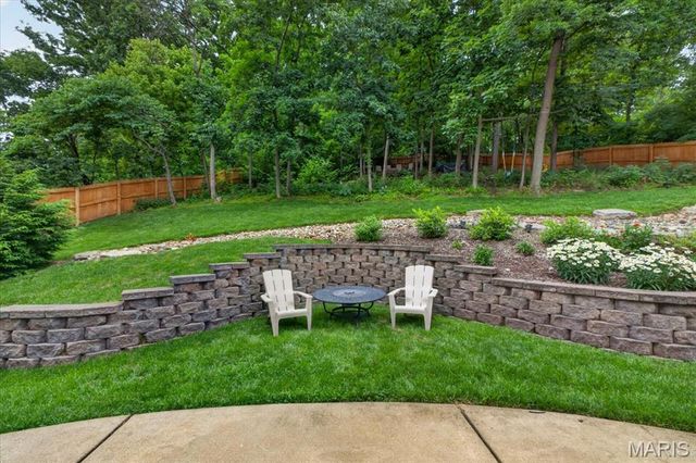 14852 Greenleaf Valley Drive, Chesterfield, MO 63017