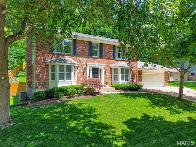 14852 Greenleaf Valley Drive, Chesterfield, MO 63017
