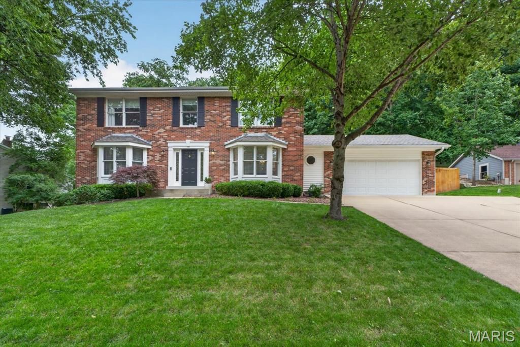 14852 Greenleaf Valley Drive, Chesterfield, MO 63017
