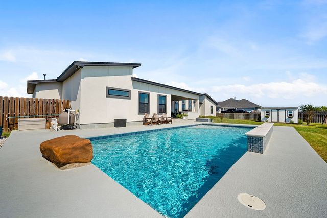 2326 Loxley Dr, Corpus Christi, TX 78415