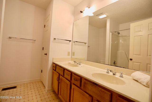 33 Shadow Lane, Whispering Pines, NC 28327