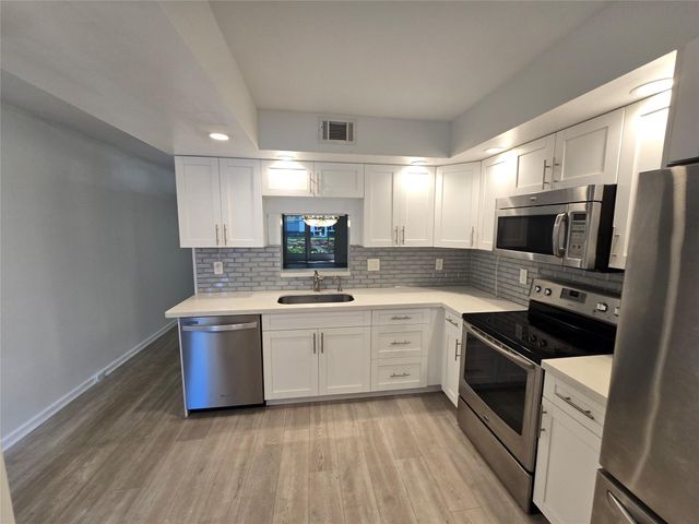 2103 Lucaya Bnd C-1, Coconut Creek, FL 33066