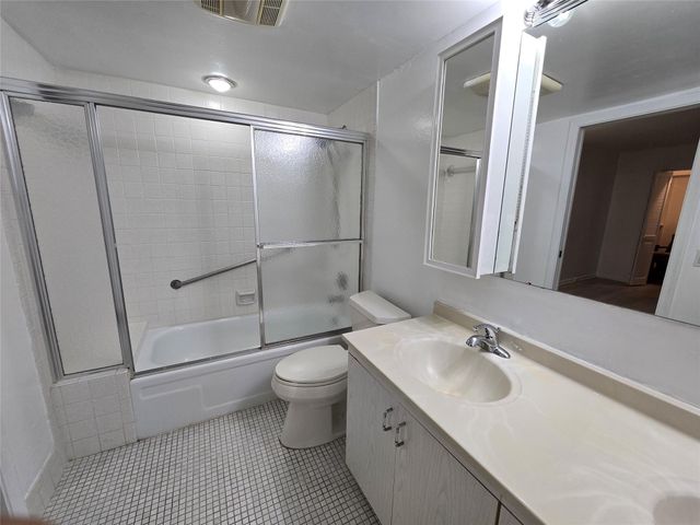 2103 Lucaya Bnd C-1, Coconut Creek, FL 33066