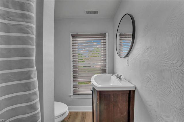 355 Ivy Home RD, Hampton, VA 23669