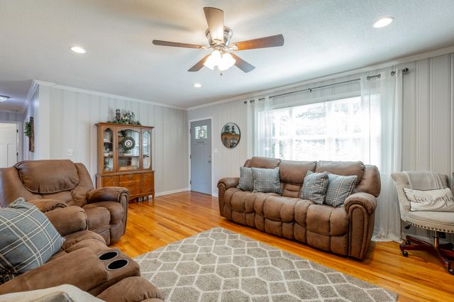 61 Cedar Lane, Trenton, GA 30752