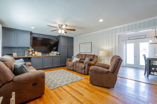 61 Cedar Lane, Trenton, GA 30752