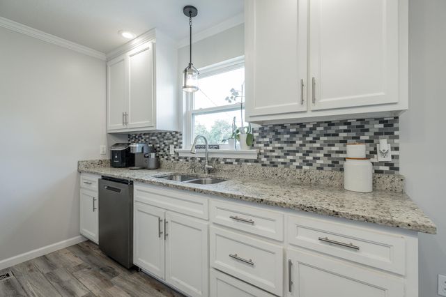 61 Cedar Lane, Trenton, GA 30752