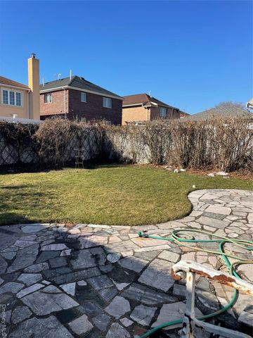 15458 20th Road, Whitestone, NY 11357