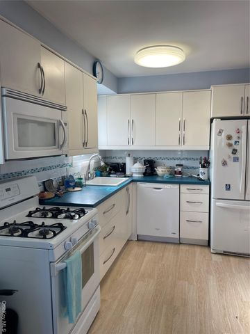 15458 20th Road, Whitestone, NY 11357