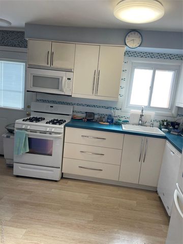 15458 20th Road, Whitestone, NY 11357