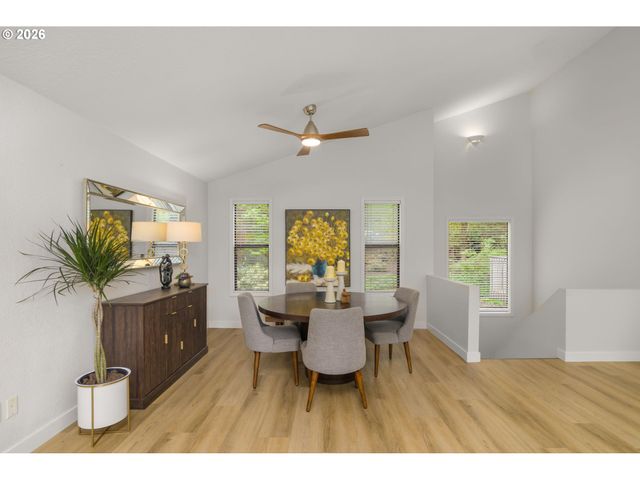 6002 SKYLINE Cir, West Linn, OR 97068