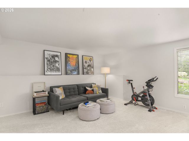 6002 SKYLINE Cir, West Linn, OR 97068