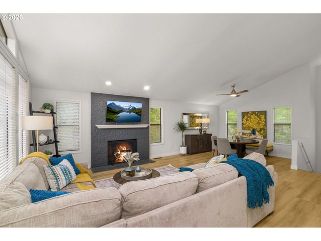 6002 SKYLINE Cir, West Linn, OR 97068