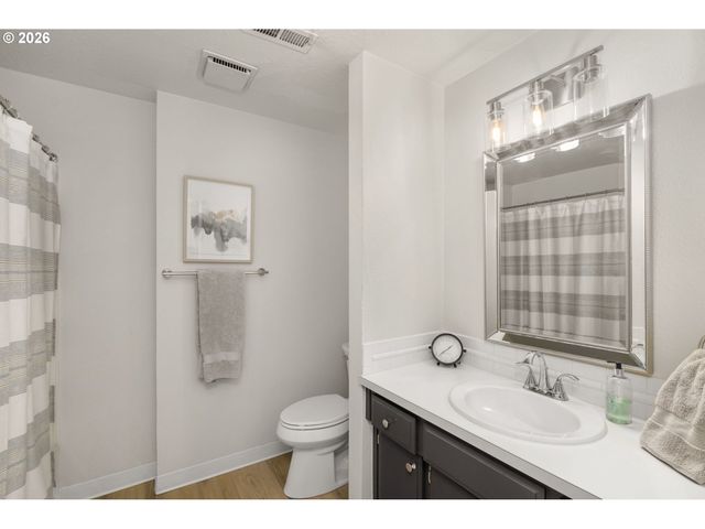 6002 SKYLINE Cir, West Linn, OR 97068