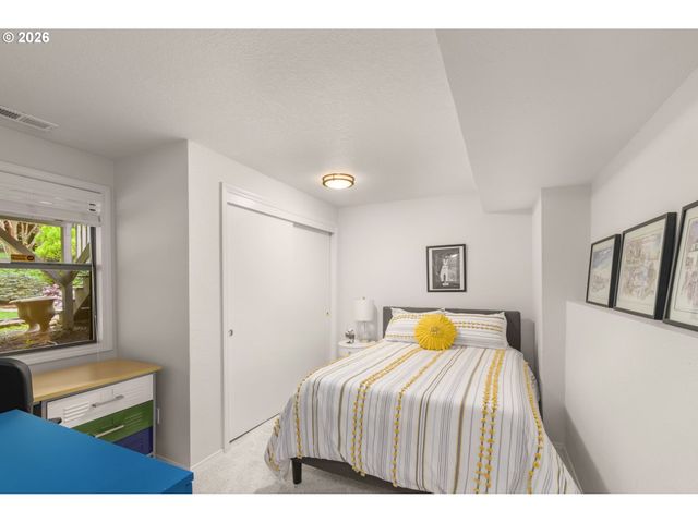 6002 SKYLINE Cir, West Linn, OR 97068