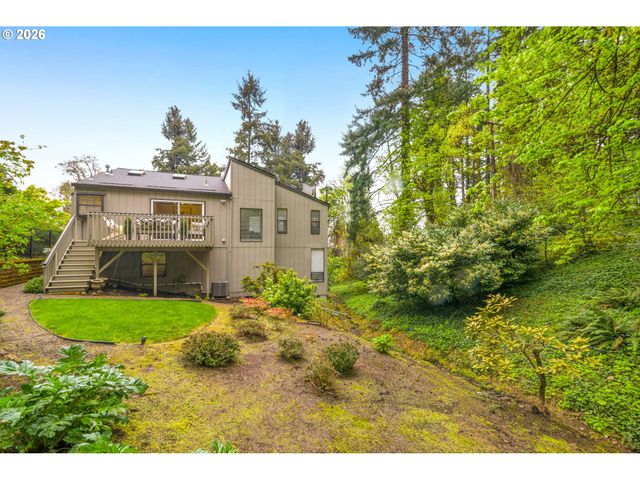 6002 SKYLINE Cir, West Linn, OR 97068