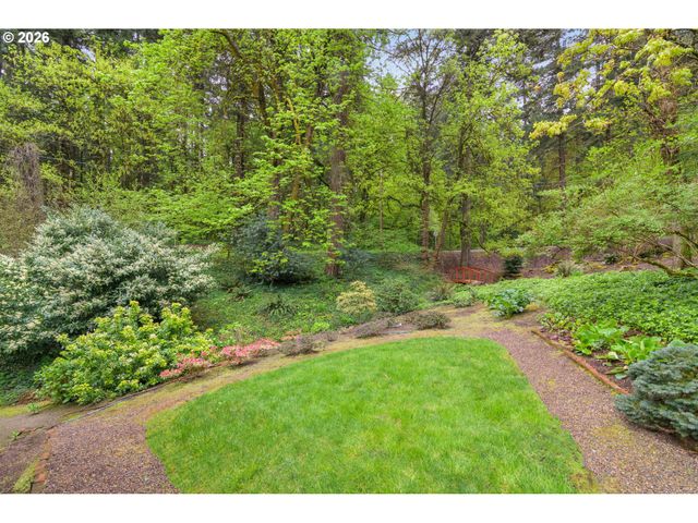 6002 SKYLINE Cir, West Linn, OR 97068