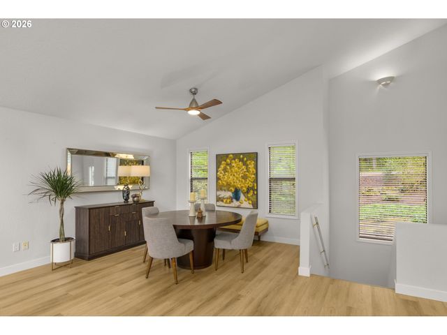 6002 SKYLINE Cir, West Linn, OR 97068