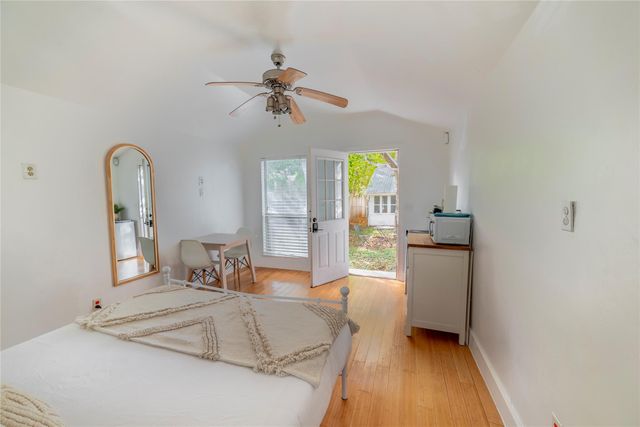 1028 E 43rd ST, Austin, TX 78751