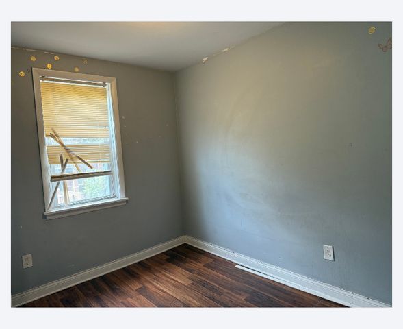 7407 S Kenwood Avenue, Chicago, IL 60619