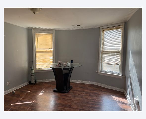 7407 S Kenwood Avenue, Chicago, IL 60619