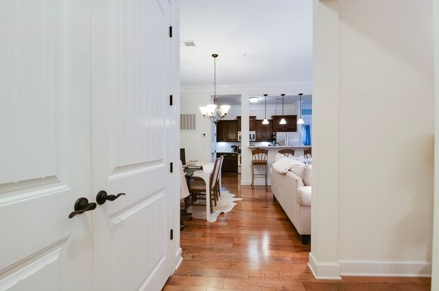 1808 24th Ave S Ste 102, Nashville, TN 37212