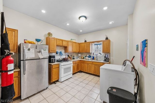 30 N 11Th St, Newark City, NJ 07107