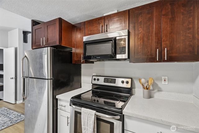 814 S Davies Road, Lake Stevens, WA 98258
