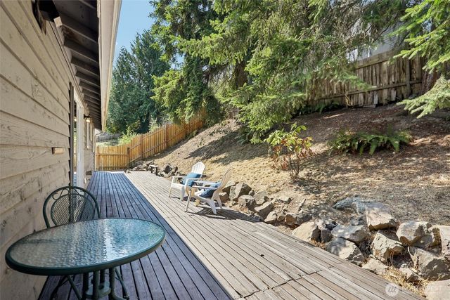 814 S Davies Road, Lake Stevens, WA 98258