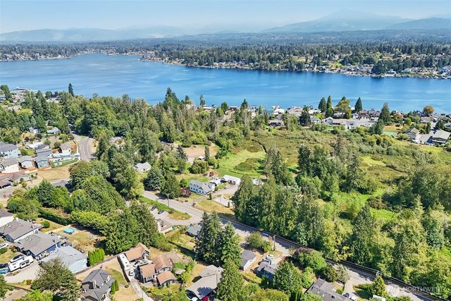 814 S Davies Road, Lake Stevens, WA 98258
