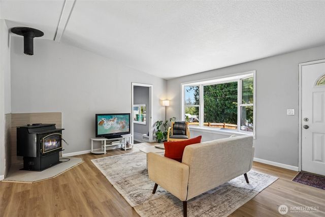 814 S Davies Road, Lake Stevens, WA 98258